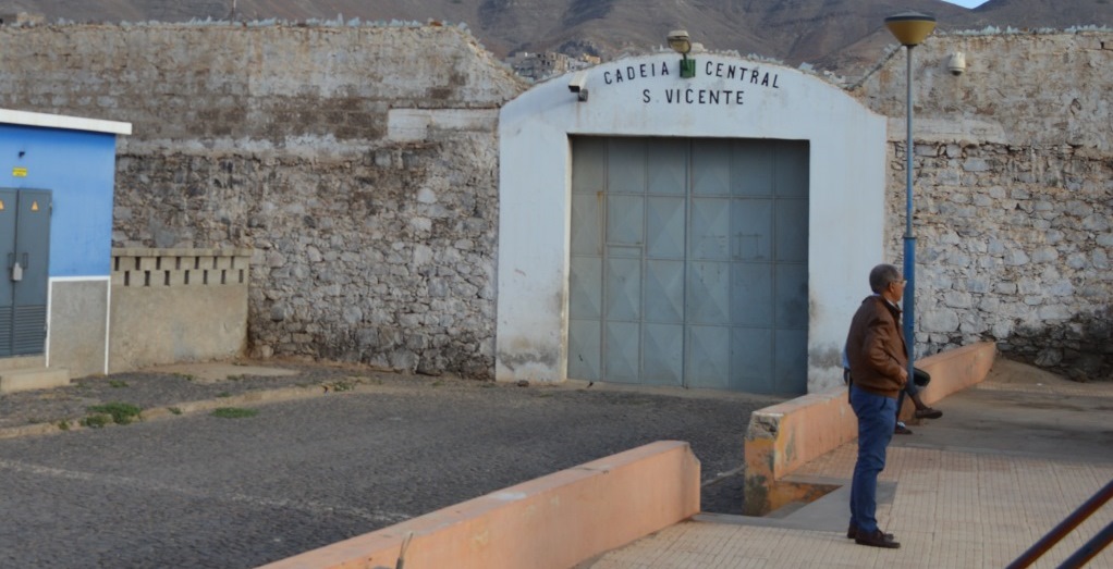 Provedor de Justiça visita Cadeia de Ribeirinha